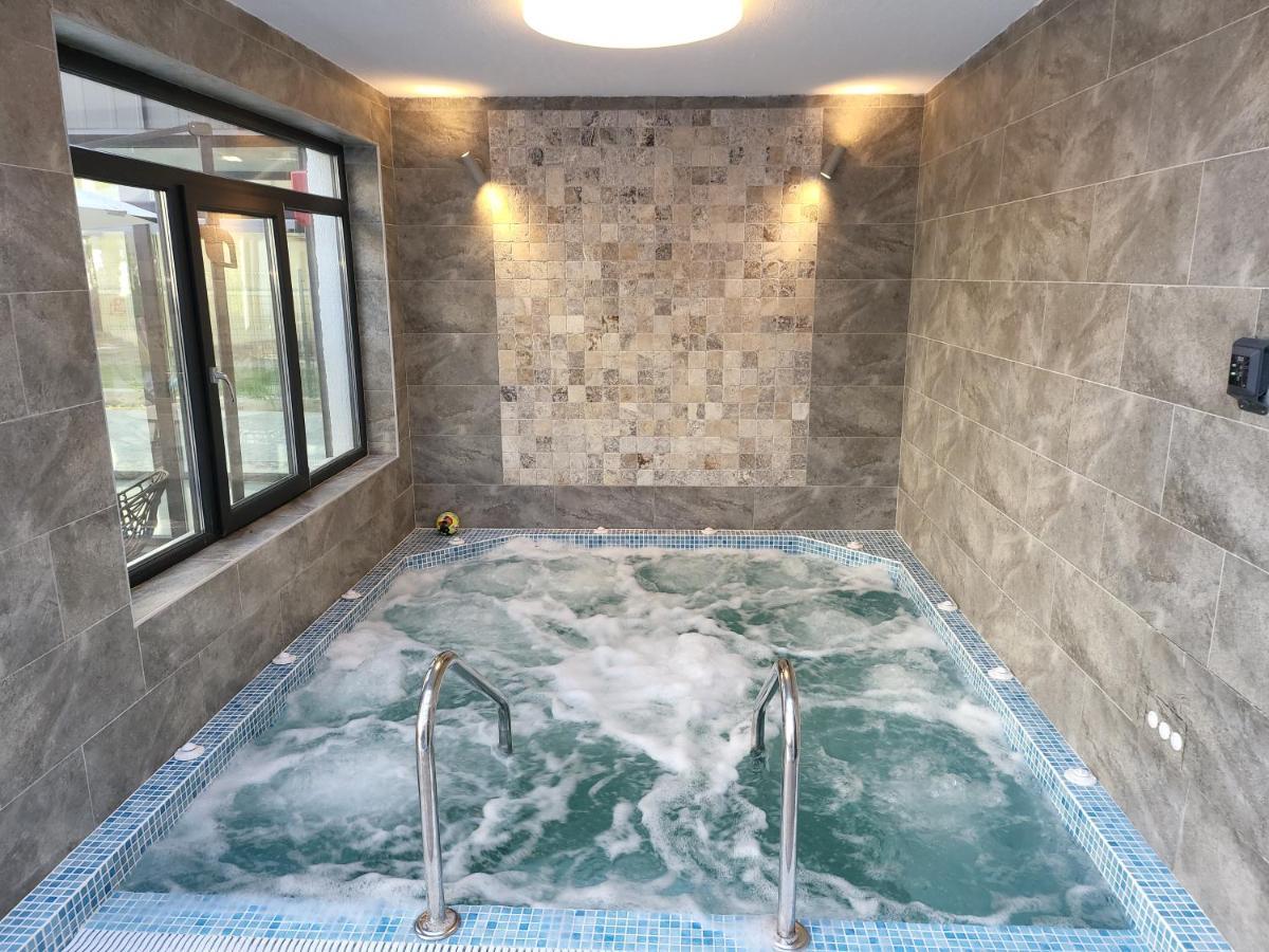 Hotel Padesul Făget Εξωτερικό φωτογραφία