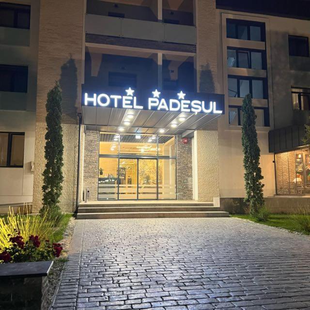 Hotel Padesul Făget Εξωτερικό φωτογραφία