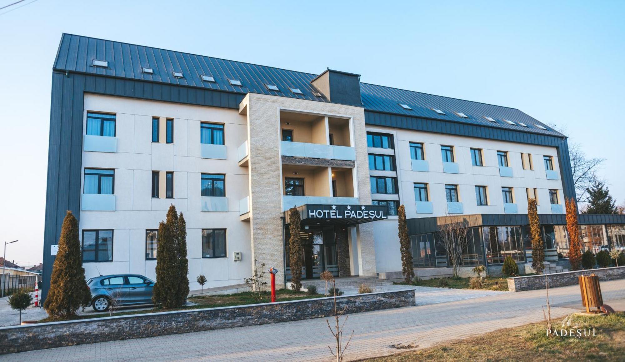 Hotel Padesul Făget Εξωτερικό φωτογραφία